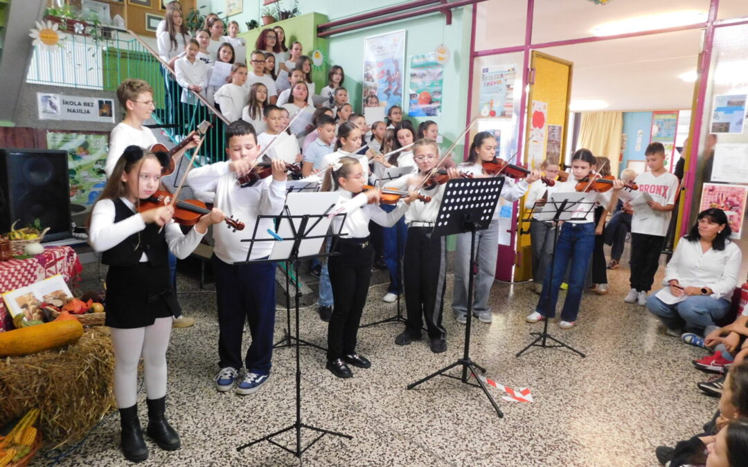 OBILJEŽAVANJE DANA KRUHA I ZAHVALNOSTI ZA PLODOVE ZEMLJE U NAŠOJ ŠKOLI