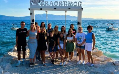 GRADSKO DRUŠTVO CRVENOG KRIŽA SISAK POBJEDNIČKU EKIPU NAGRADILO LJETOVANJEM U ZAOSTROGU