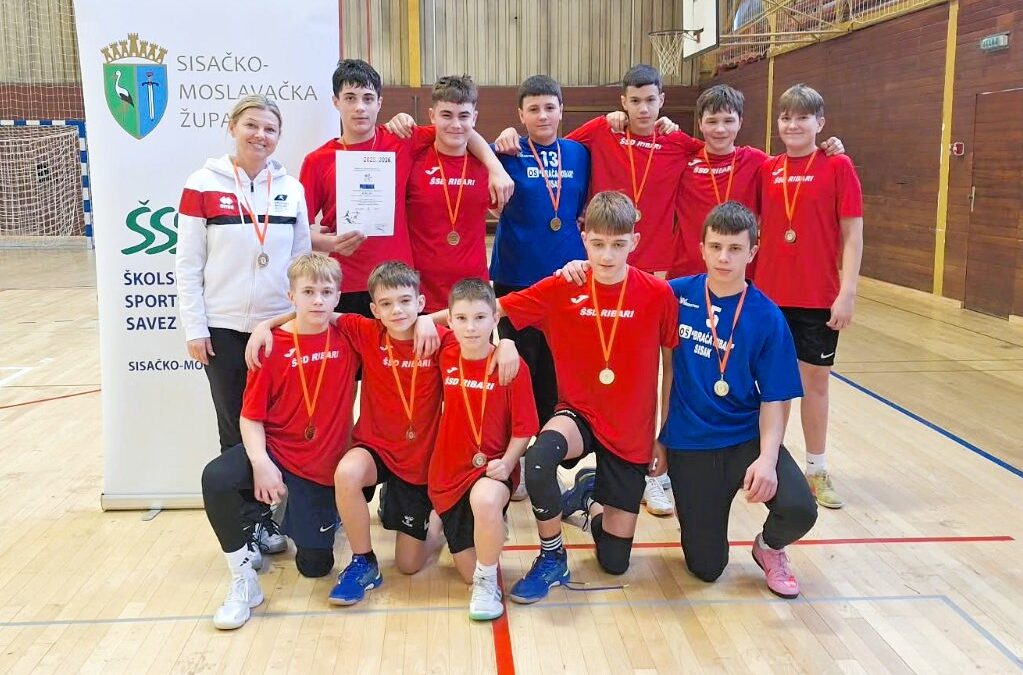 NAŠI RIBARI OSVOJILI SU 1. MJESTO NA ŽUPANIJSKOM NATJECANJU OSNOVNIH ŠKOLA U RUKOMETU