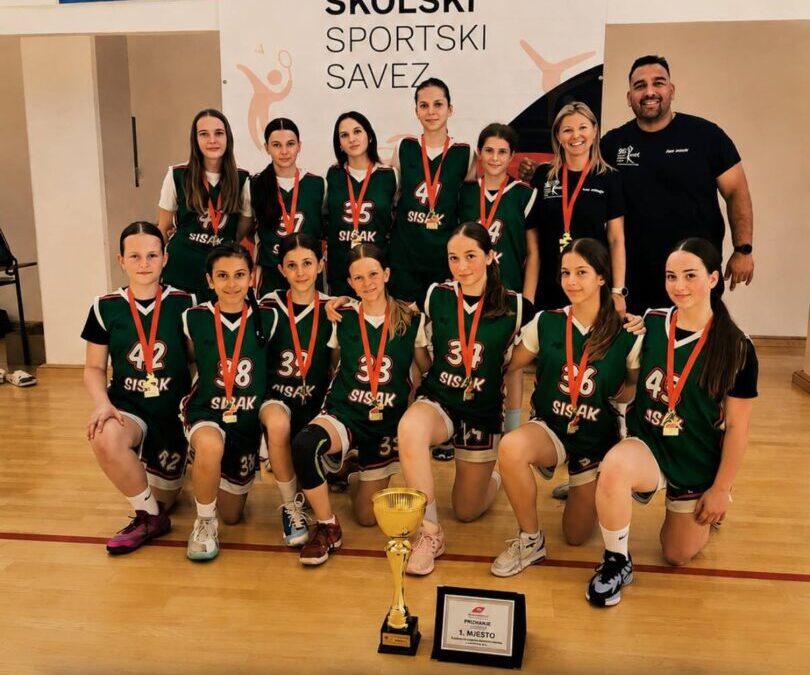 NAŠA ŠKOLSKA KOŠARKAŠKA EKIPA SUDJELOVALA JE NA DRŽAVNOM NATJECANJU OSNOVNIH ŠKOLA ZA UČENIKE DO 6. RAZREDA U KOŠARCI U VINKOVCIMA I OSVOJILA 1. MJESTO