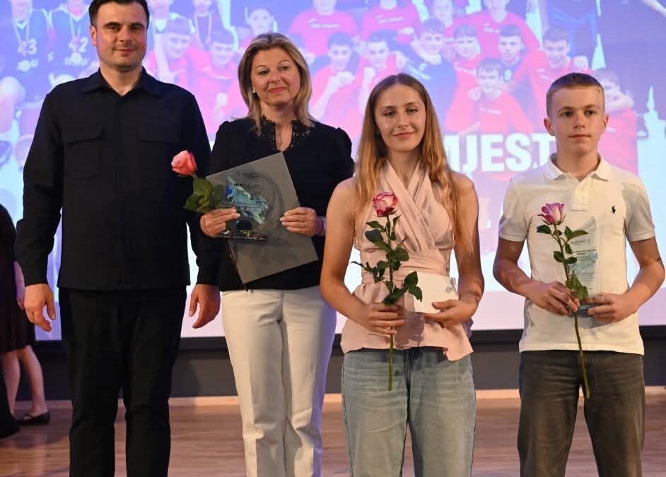 2. LIPNJA URUČENE SU NAGRADE ZA NAJBOLJE REZULTATE U ŠKOLSKOM SPORTU U SISAČKO-MOSLAVAČKOJ ŽUPANIJI