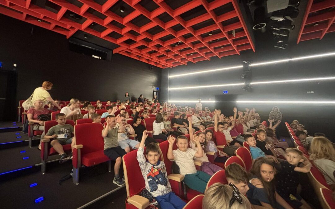 UČENICI RAZREDNE NASTAVE (1., 2. I 3. RAZREDI) SU DANA 10. LIPNJA 2026. POSJETILI KAZALIŠTE 21