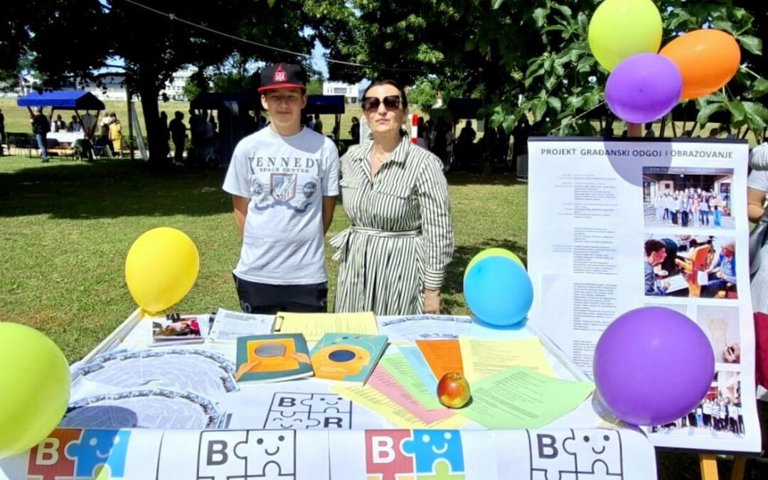 13. 7. 2026. U SISKU ODRŽAN SAJAM GRADSKIH UDRUGA, ŠKOLSKIH ZADRUGA I SMOTRA PROGRAMA GRAĐANSKI ODGOJ I OBRAZOVANJE